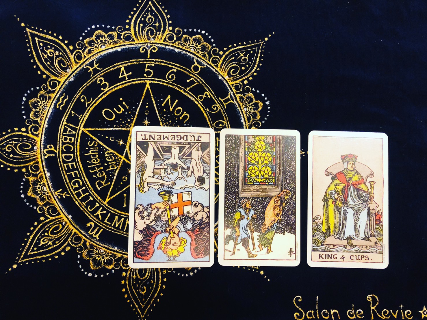 タロットリーディングと呼ぶ意味。